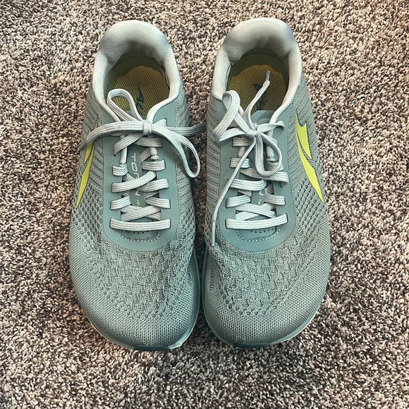 Altra Women’s Running Shoe - Picture 2 of 5